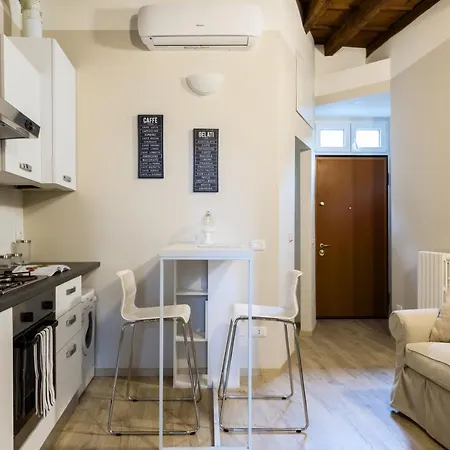 Altido Gracious Navigli Flat *
